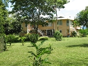 International real estates and rentals: Vintage Banana Plantation Villa