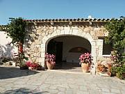Real Estate For Sale: Villa Surrounded By Magnificent Windcarved Granite Rocks