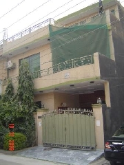 International real estates and rentals: 5 MARLA EXCELLANT HOUSE JOHAR TOWN LAHORE NEAR CANAL